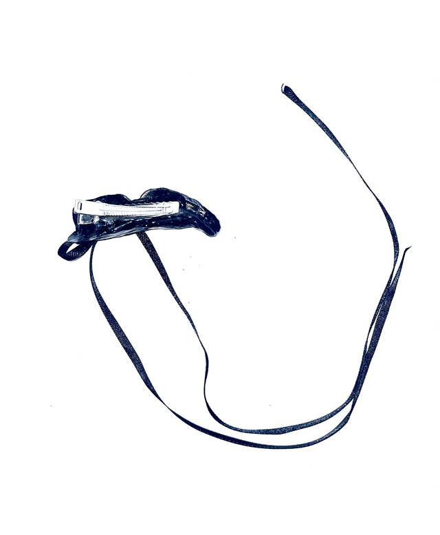 'black bow' hairclip