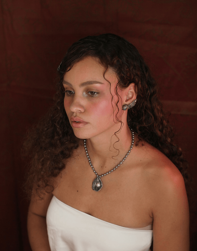 'melody wing' mono earring