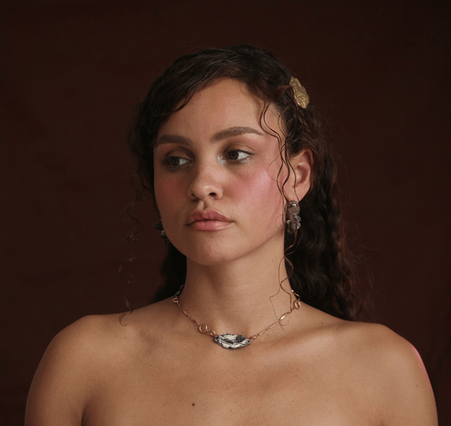'moon stone' necklace