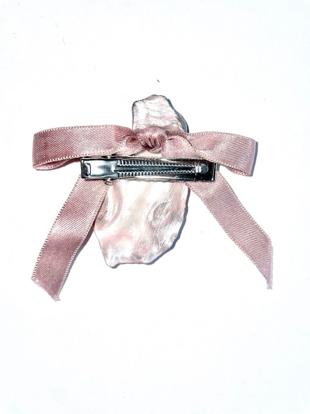 'coquette' oyster hair clip