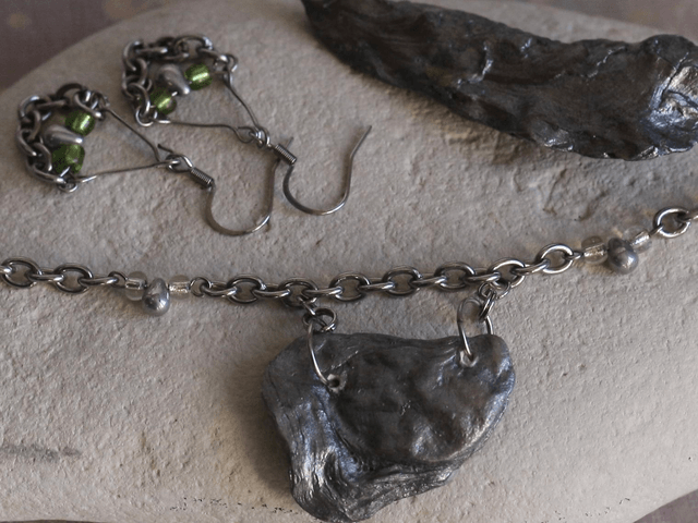 'écaille métallique' necklace