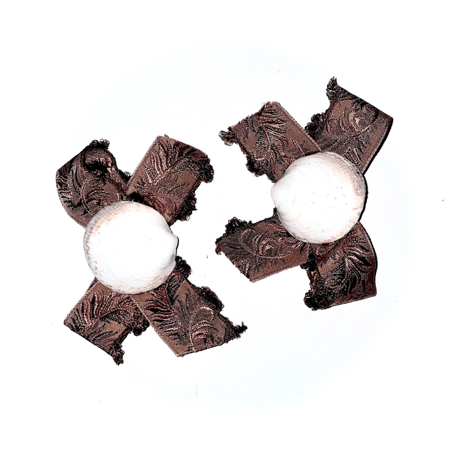 'pair of almond' hairclip