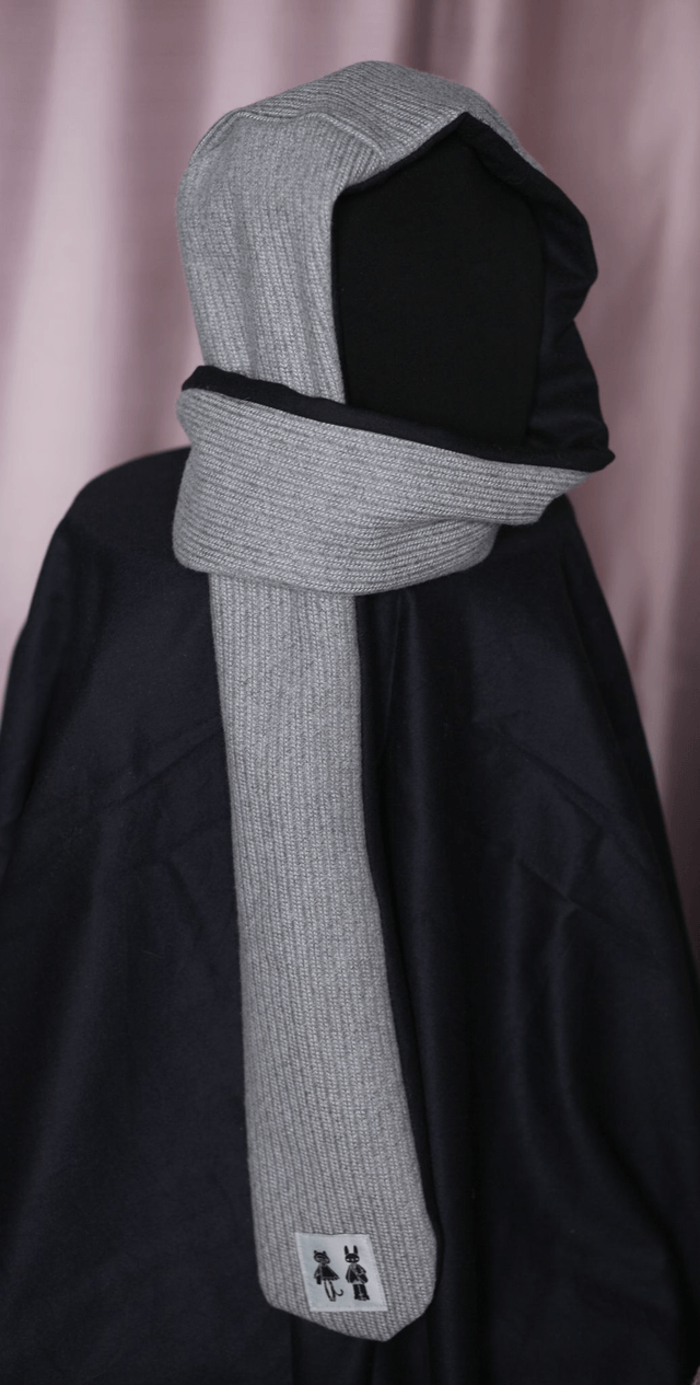 grey/black hood-scarf