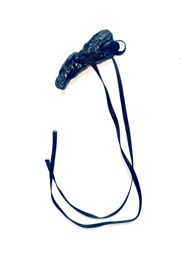 'black bow' hairclip