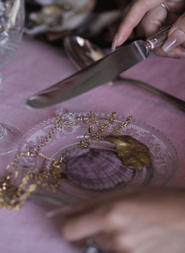 'gold' hairclip