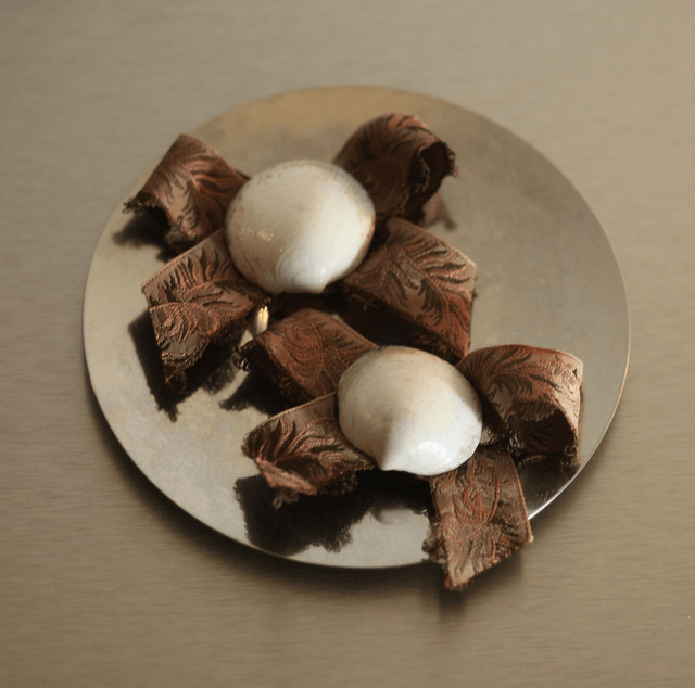 'pair of almond' hairclip