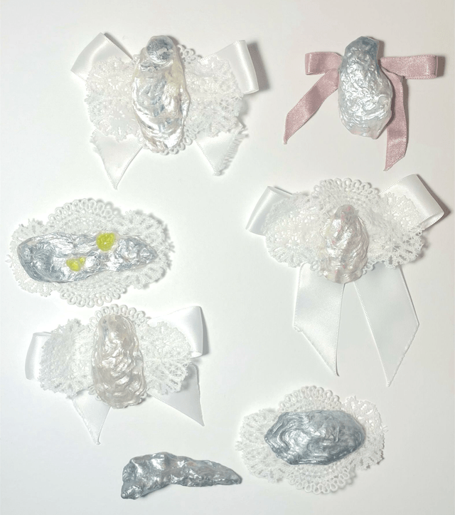 'coquette' oyster hair clip