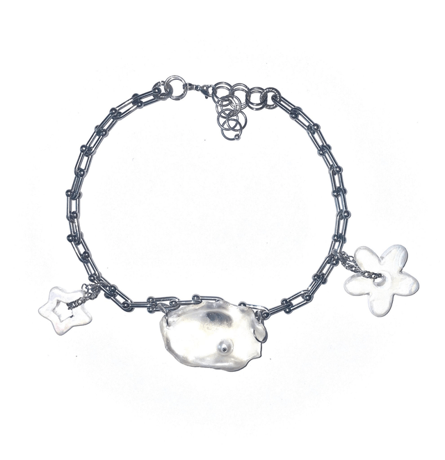 'oyster cream' necklace
