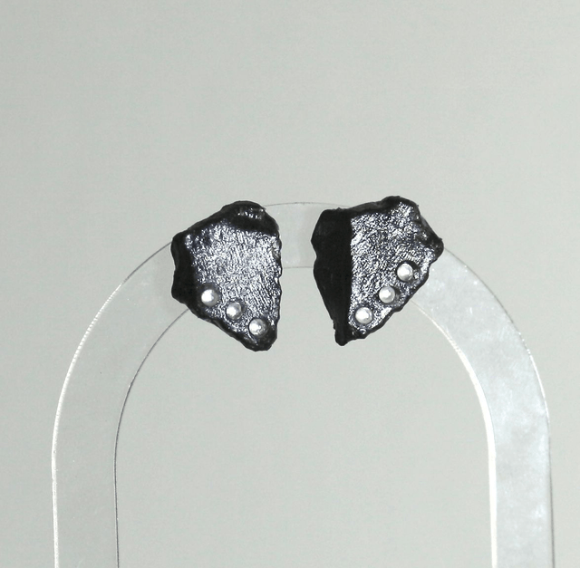 'black stone' earrings