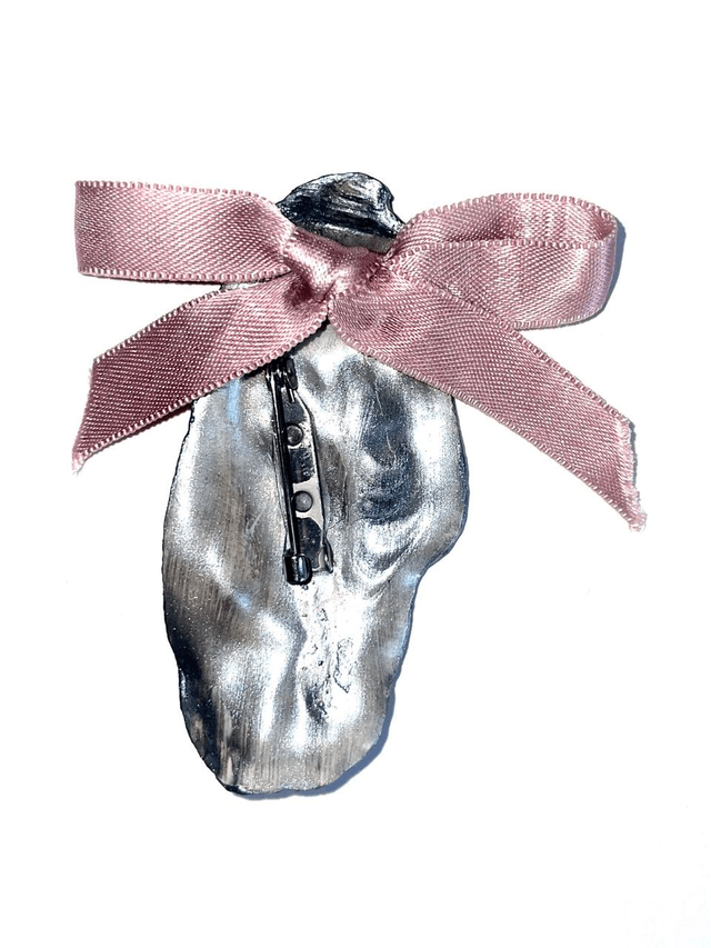 'coquette' brooch