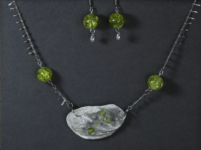'écume satinée' necklace