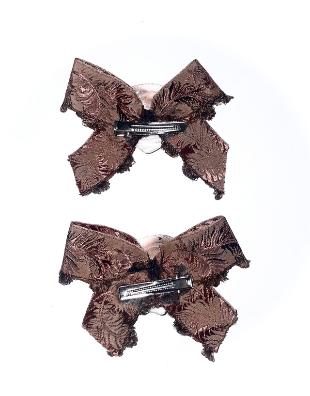 'pair of almond' hairclip