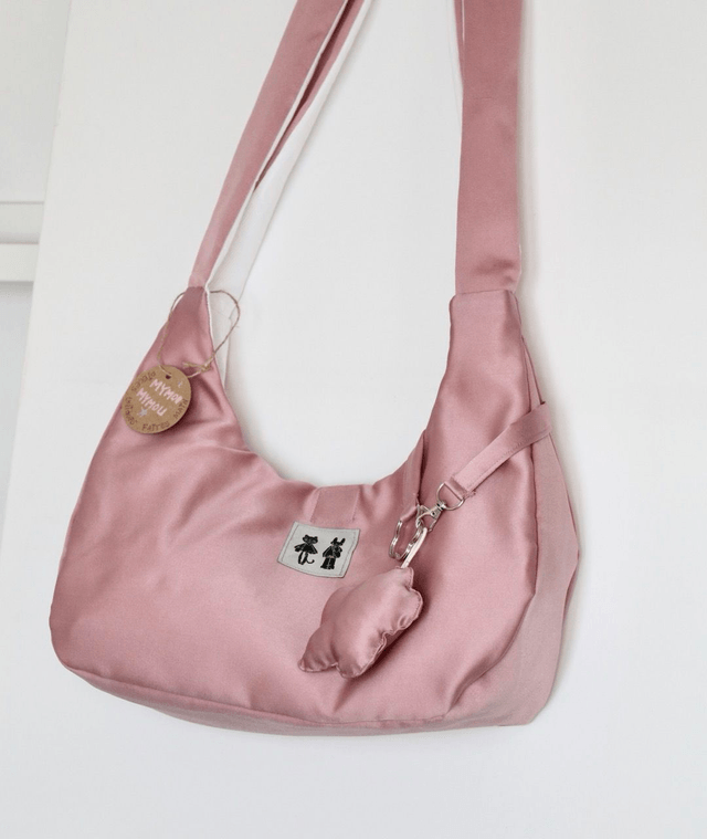 reversible shoulder bag and flower keychain